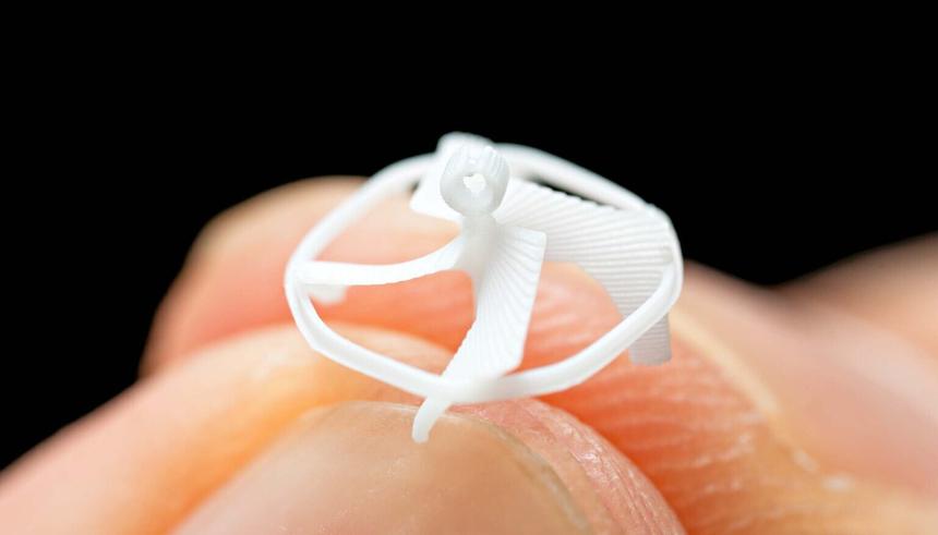 Инженеры создали самого маленького летающего робота в мире