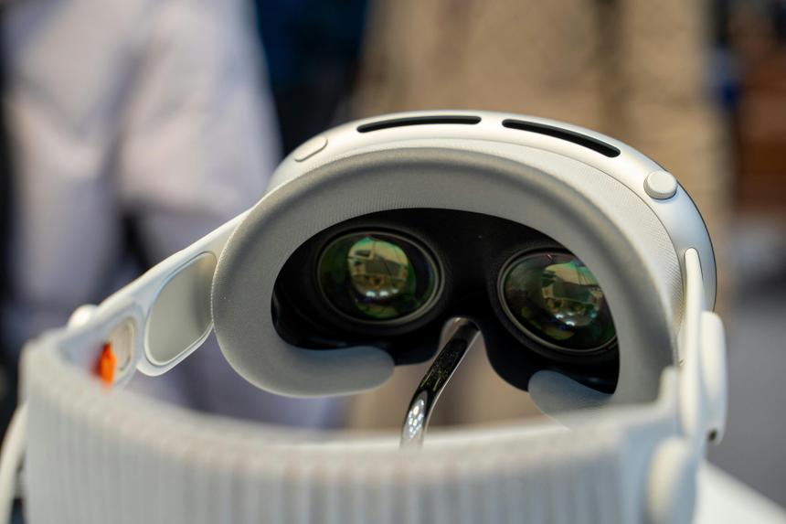 Apple начала производство Vision Pro 2