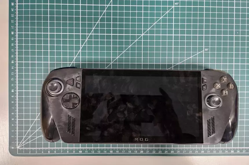 Появились фото новой Xbox-приставки от Asus — ROG Ally 2 с кнопкой Xbox