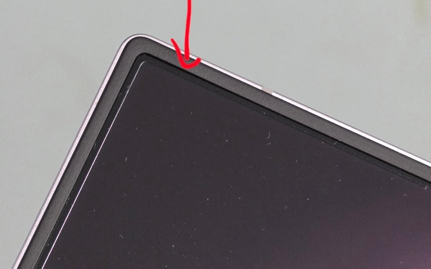 Инсайдер поделился габаритами и фото экрана складного Samsung Galaxy Z Fold7