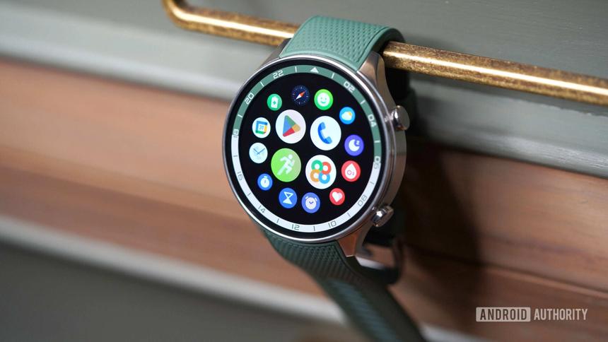 В смарт-часах на Wear OS 6 «умный» помощник будет активироваться поднятием запястья
