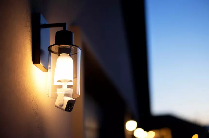 Wyze показала уличную лампу со встроенной камерой