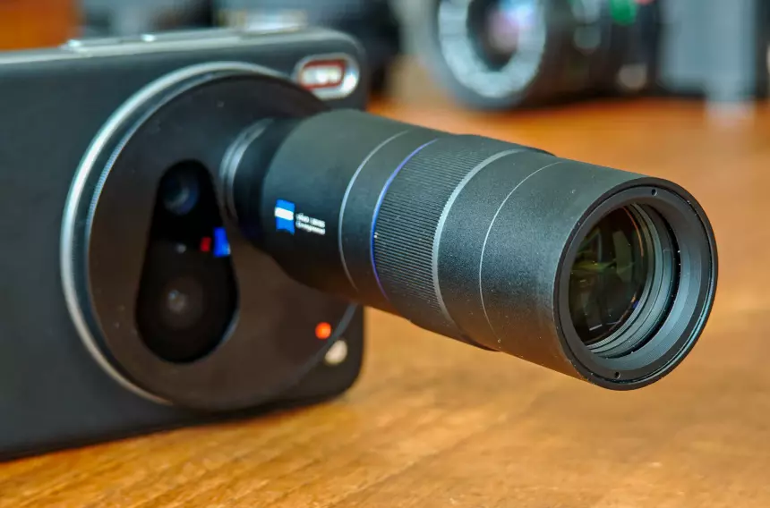 The Verge в восторге: Vivo X200 Ultra с 200-мм зумом — почти полноценная камера