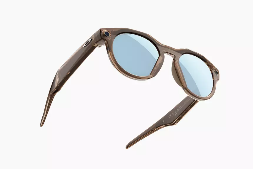 Oakley показала свои умные очки для спортсменов