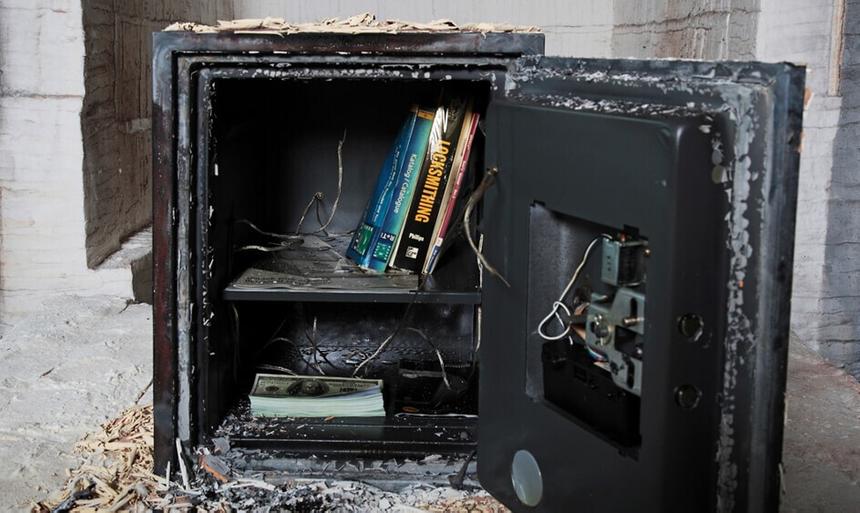 Хороший несгораемый сейф может защищить ваши важные вещи