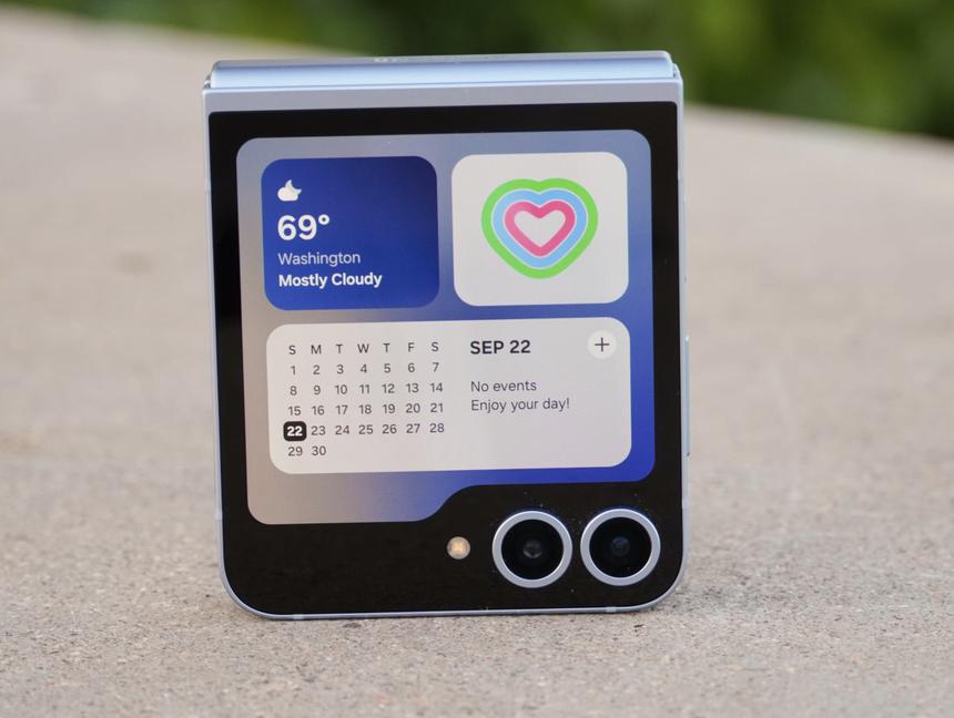 Инсайдеры рассказали об одинаковости складных Galaxy Z Flip 7 и Flip 7 FE