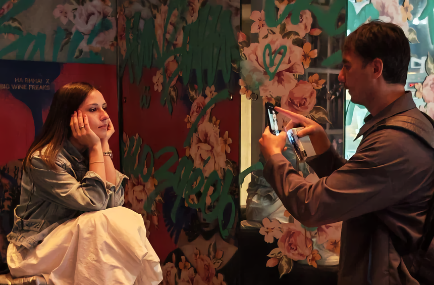 Фотограф-профессионал сравнил пленочную фотокамеру с режимом имитации фотопленки в HONOR 400 Pro