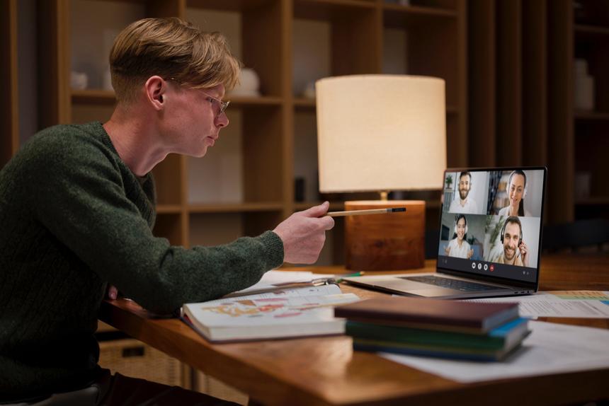 Учёные выяснили, как онлайн-учёба сказывается на здоровье детей