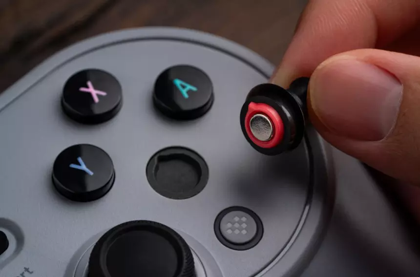 8BitDo представила Pro 3 — аналог DualSense с кастомизацией кнопок