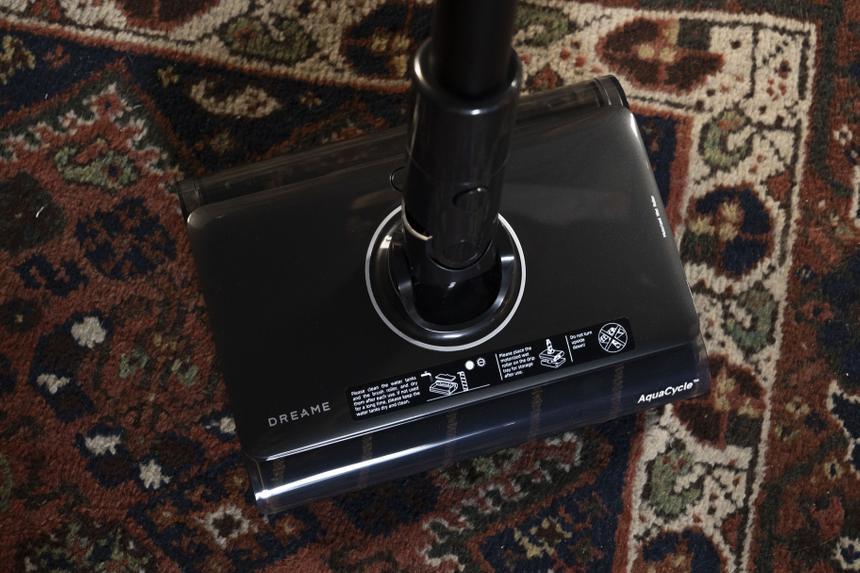 Стоит ли переплачивать за самоочистку в вертикальном пылесосе?