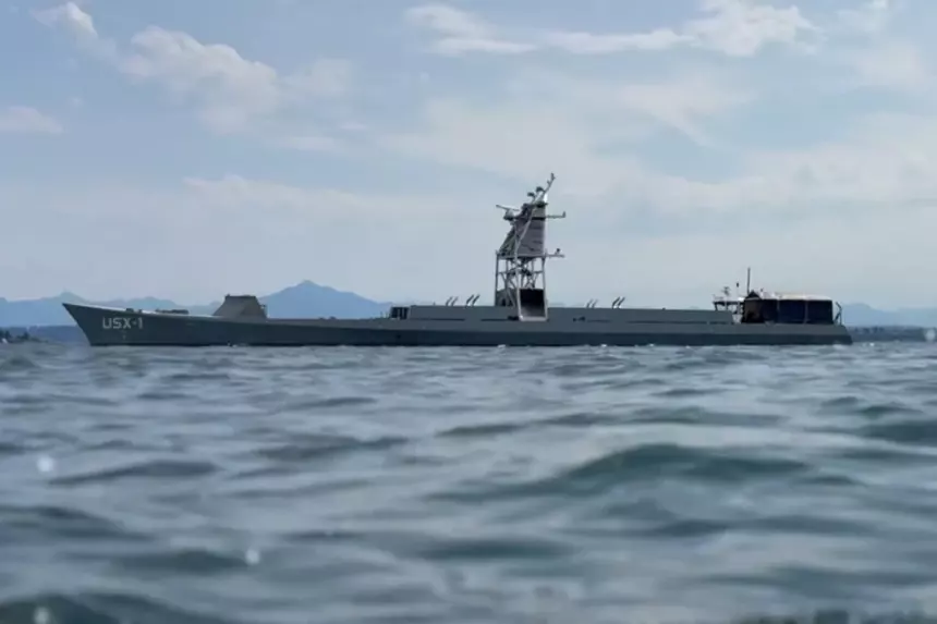Американская DARPA представила беспилотный боевой корабль USX-1 Defiant