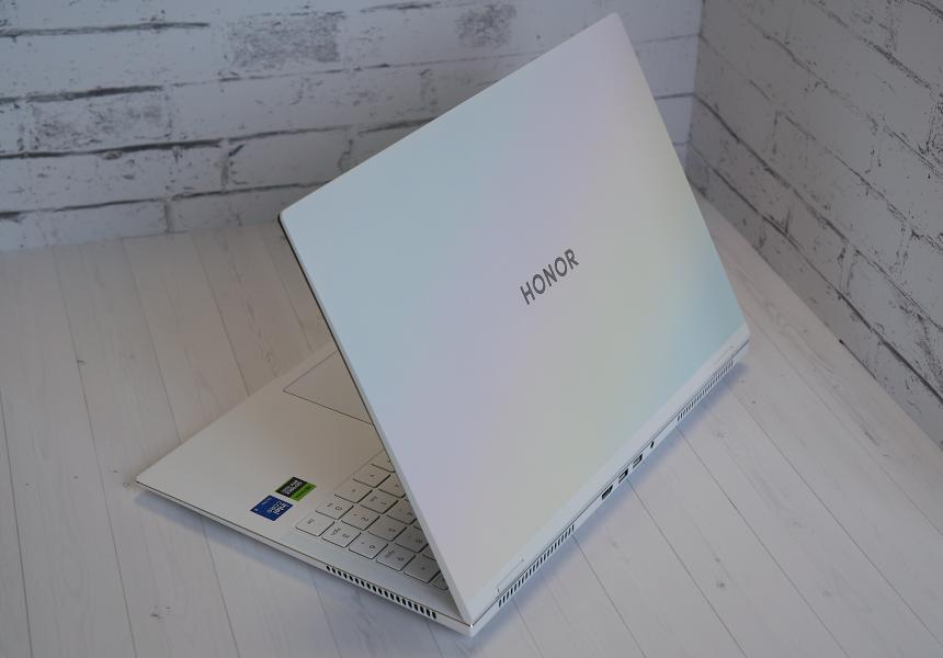 MacBook Pro для геймеров: HONOR MagicBook Pro 16 HUNTER 2025