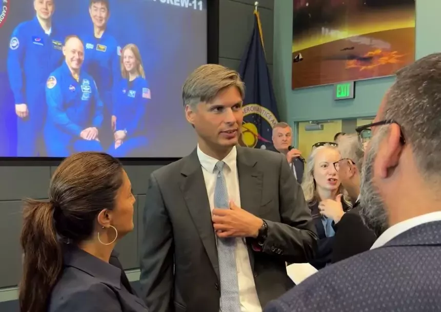 МКС продлена: Россия и США снова вместе на орбите — но кто кого использует?