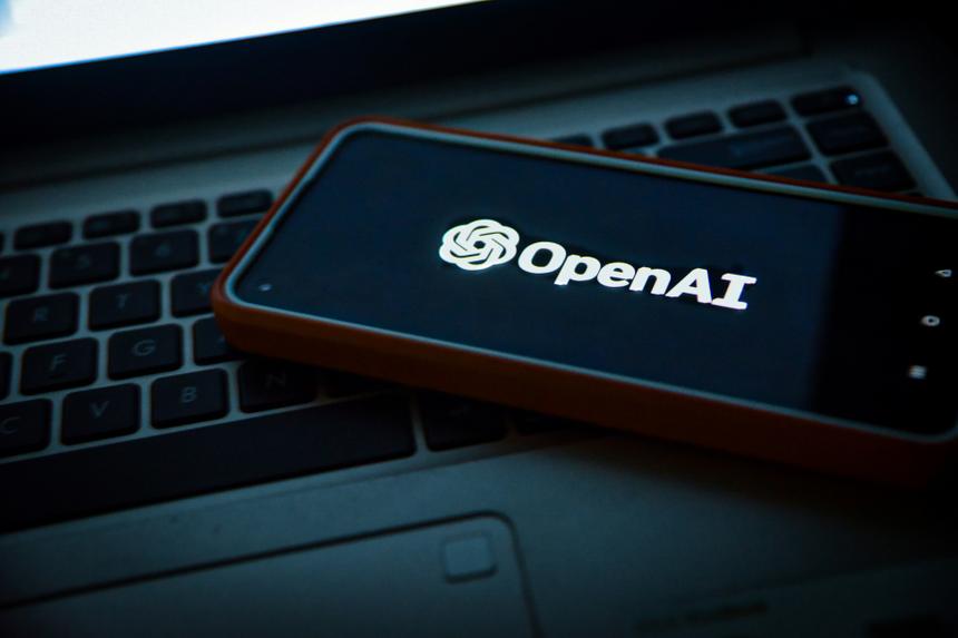 Глава OpenAI заявил о готовности потратить триллионы на развитие ИИ
