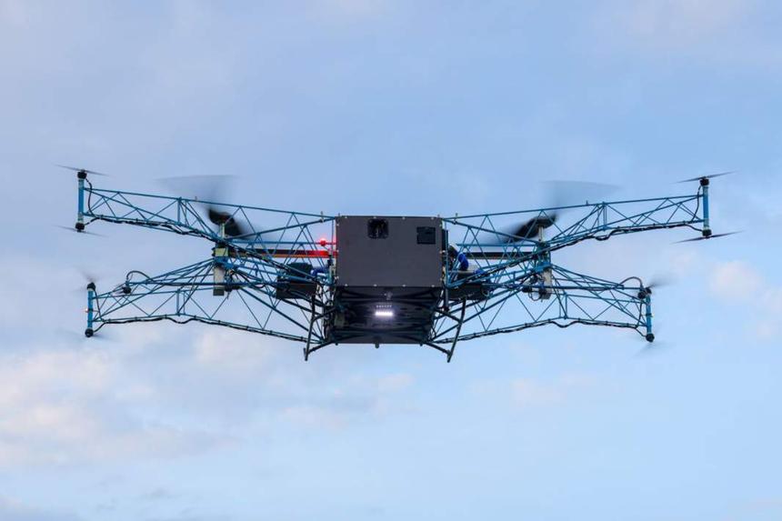 В России начали испытания первого «летающего трактора» для обработки полей