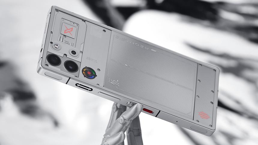 AnTuTu: в августе 2025 лидером среди Android-флагманов стал Red Magic 10S Pro+