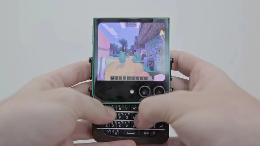 Из сломанного Galaxy Z Flip5 сделали слайдер с QWERTY-клавиатурой BlackBerry