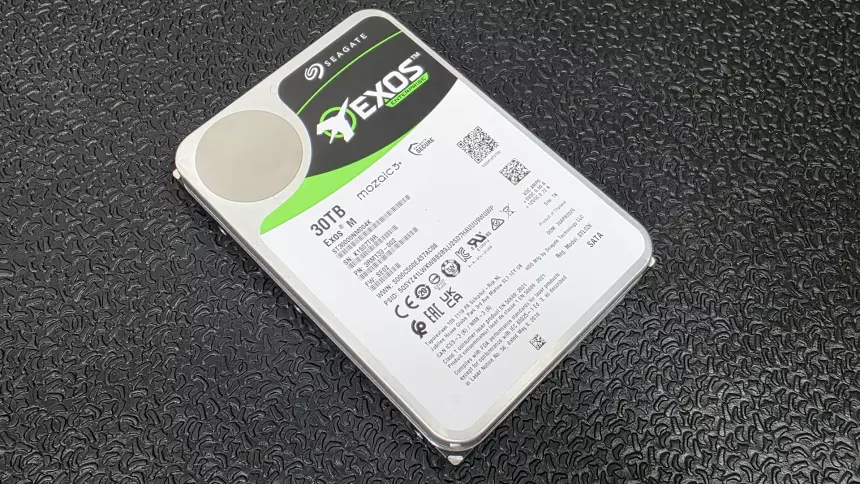 В Tom’s Hardware протестировали первый HDD Seagate на 30 ТБ — идеальный вариант, но не для всех