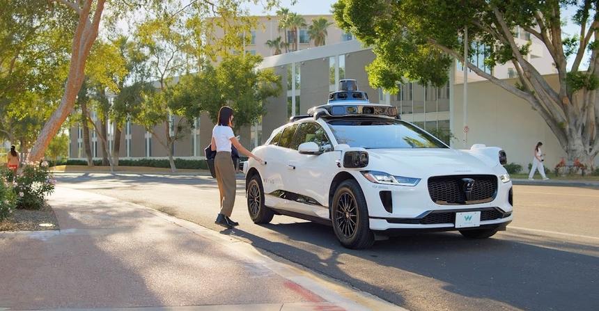 Waymo получила разрешение на тесты роботакси в аэропорту Сан-Франциско