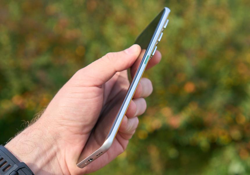 Супер-тонкий смартфон в стиле iPhone Air, но с ценой в 10 раз ниже: Infinix HOT 60 Pro+