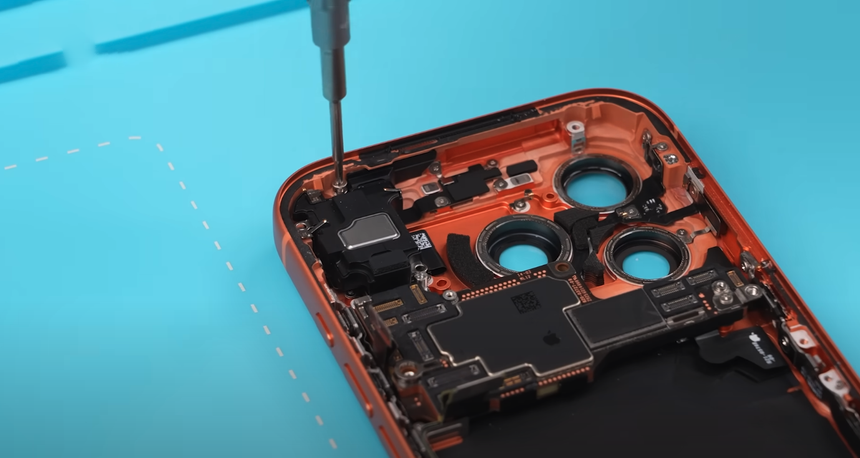 iPhone 17 Pro уже успели разобрать на камеру