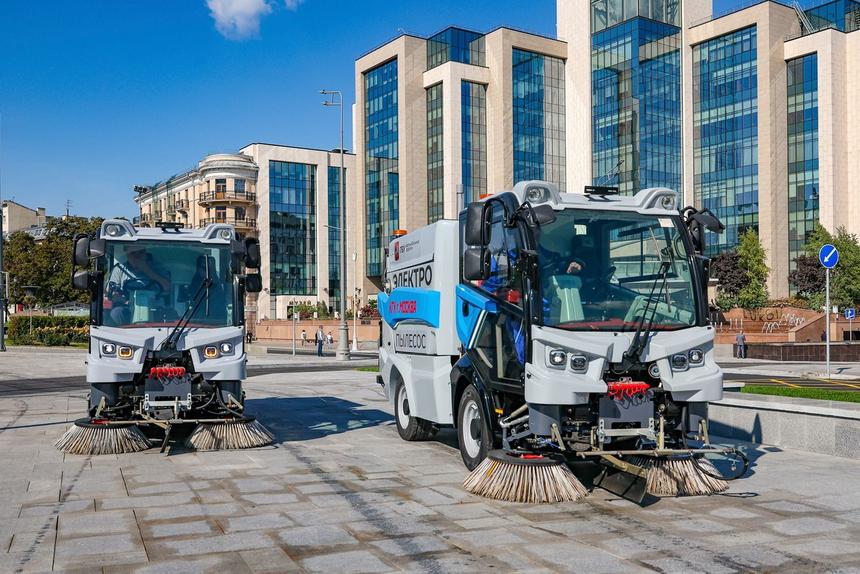 В Москве начали использовать уборочные электромашины отечественного производства