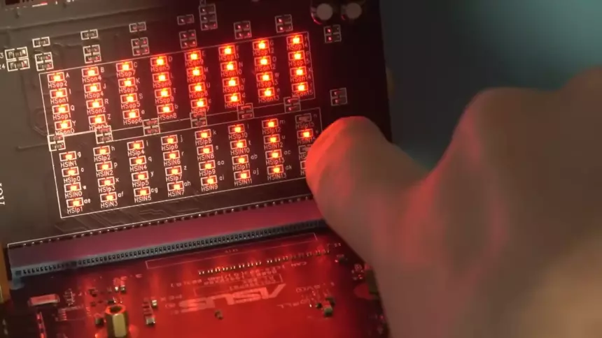 Сломанную RTX 4080 Super вернули к жизни с помощью донорской платы от обычной RTX 4080