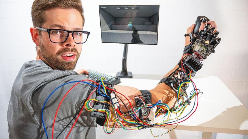 Ютубер создал «экзоскелет» с ИИ для прицеливания и занял второе место в Aimlabs