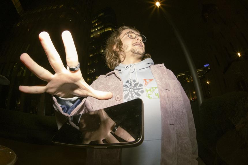 Недорогой «породистый» смартфон с 6500 мАч и Google-сервисами, который не боится падений и воды