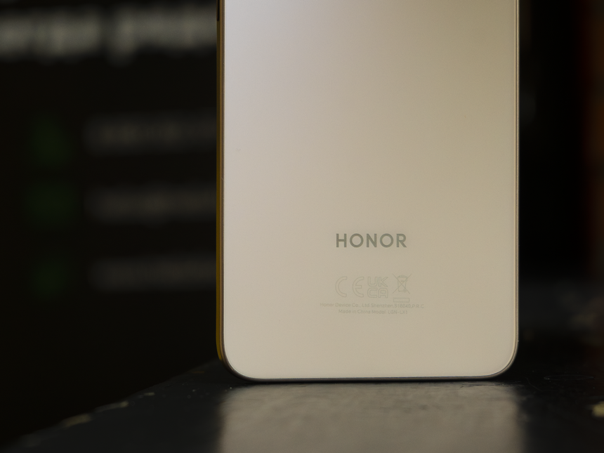 Недорогой «породистый» смартфон с 6500 мАч и Google-сервисами, который не боится падений и воды