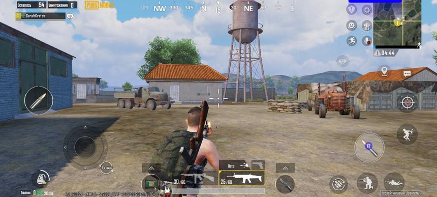 PUBG Mobile на Infinix GT 30 Pro (справа-вверху синим отмечено, что в момент скриншота был нажат правый сенсорный триггер)