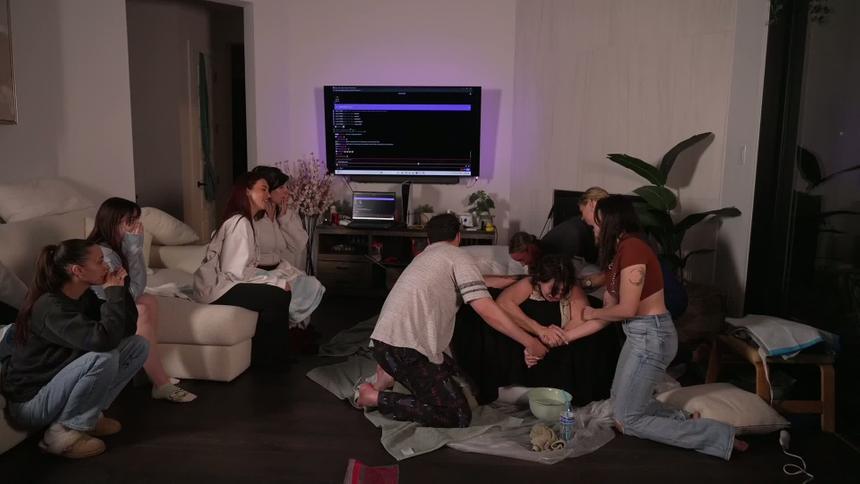 Стримерша родила в прямом эфире — даже глава Twitch заглянул в чат