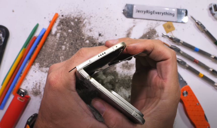 Тест на прочность складного Pixel 10 Pro Fold закончился… взрывом