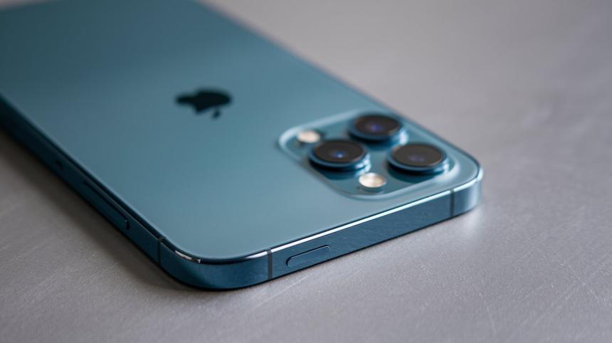 Apple сократила отставание от Samsung на мировом рынке смартфонов