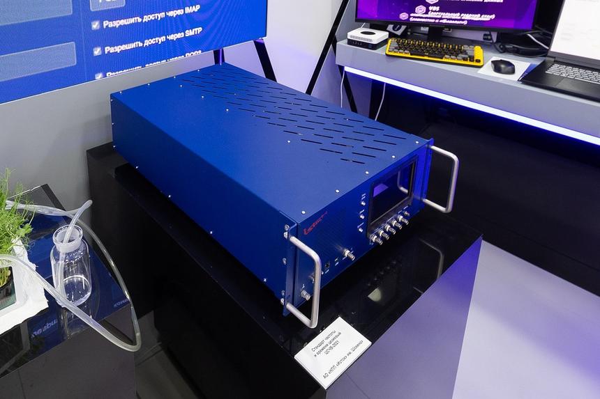 В Дубае представили первый российский цезиевый стандарт частоты и времени