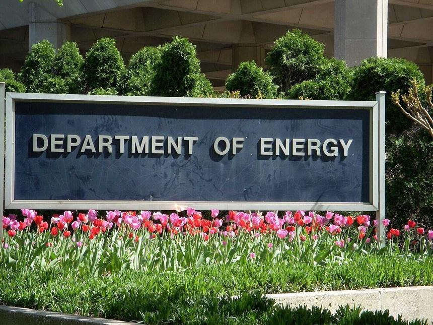 Сотрудник Минэнерго США собирал «клубничку» для генерации видео секса с роботами