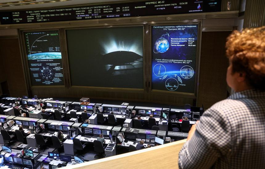 Как российские инженеры создали для космоса машину, которая печатает идеальные кристаллы, и почему на Земле так не получится