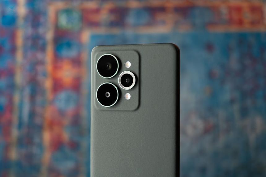 realme 15 Pro: тонкий смартфон с аккумулятором на 7000 мАч и хорошей камерой