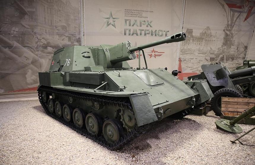 СУ-76, не только создана на шасси Т-70, но и более успешно заменила танк в роли НПП