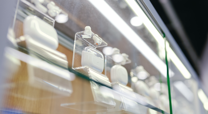 Россияне купили 8,4 млн наушников за квартал — лидируют Apple и ноунейм-бренды