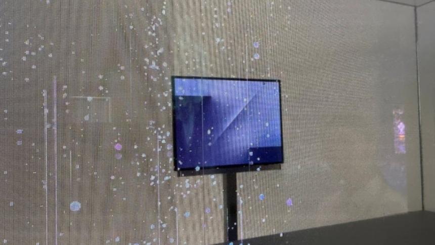 Samsung впервые показала тройной складной смартфон Galaxy Z TriFold — раскрывается в полноценный планшет