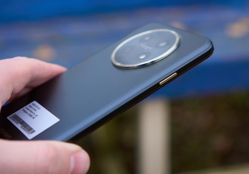 Этот смартфон не разрядится за день, даже если вы приложите усилия: HUAWEI nova 14i