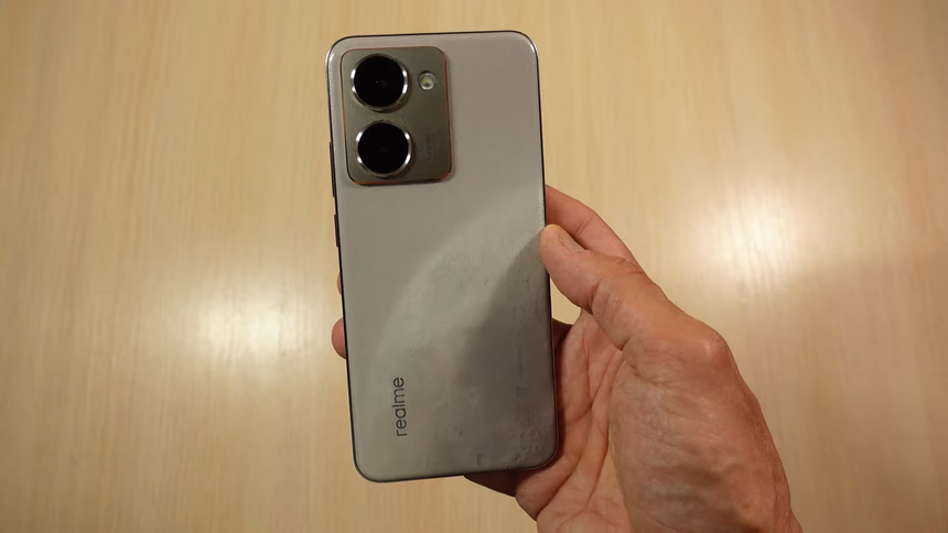 Realme P3 Ultra подробно сравнили с OnePlus Nord 5