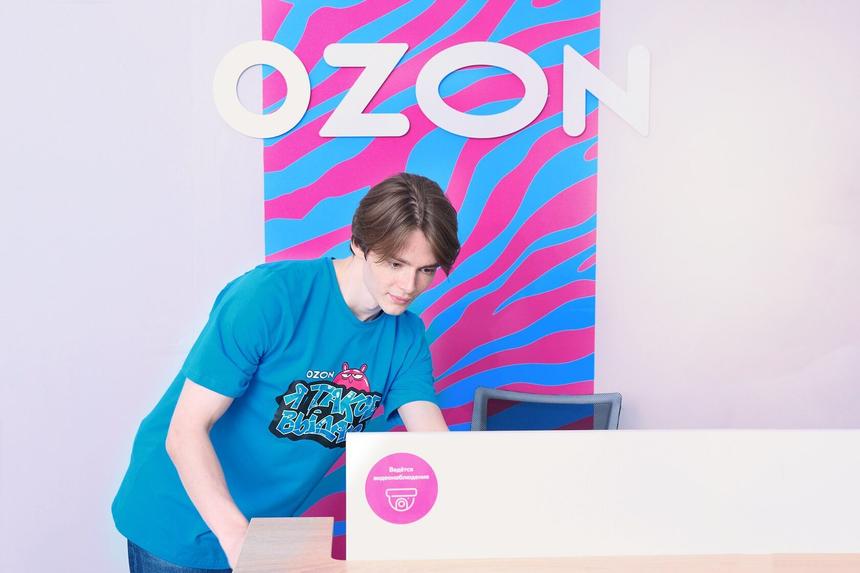 Ozon будет автоматически снимать деньги за чаевые, если оставить их хотя бы раз