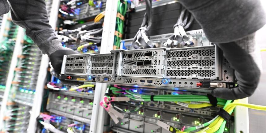 ​​Amazon запустила «ИИ-фабрики» для государственных служб и не только