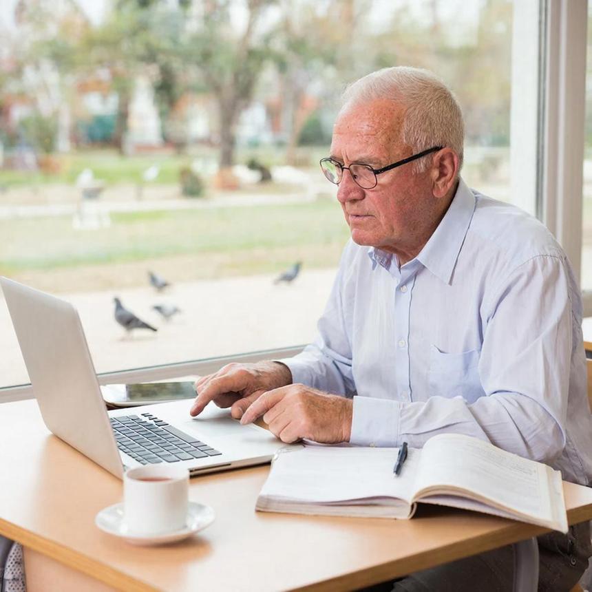 Учёные выяснили, что лекционные курсы не подходят для пожилых людей