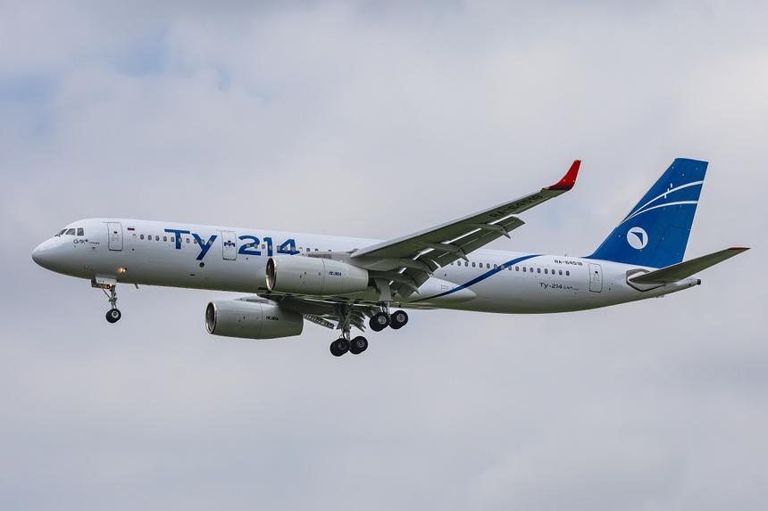 Глава Минпромторга: пассажирские Ту-214 начнут выпускать к 2026 году