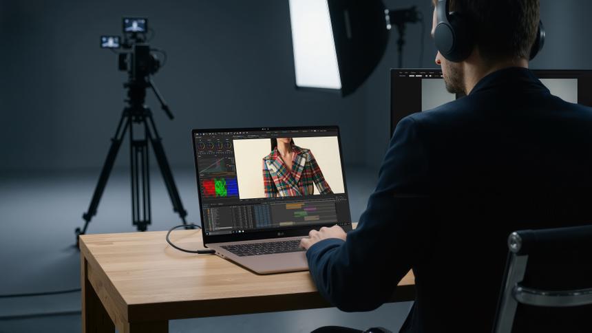 Легче, прочнее и с ИИ прямо внутри: LG показала новые ноутбуки к CES 2026