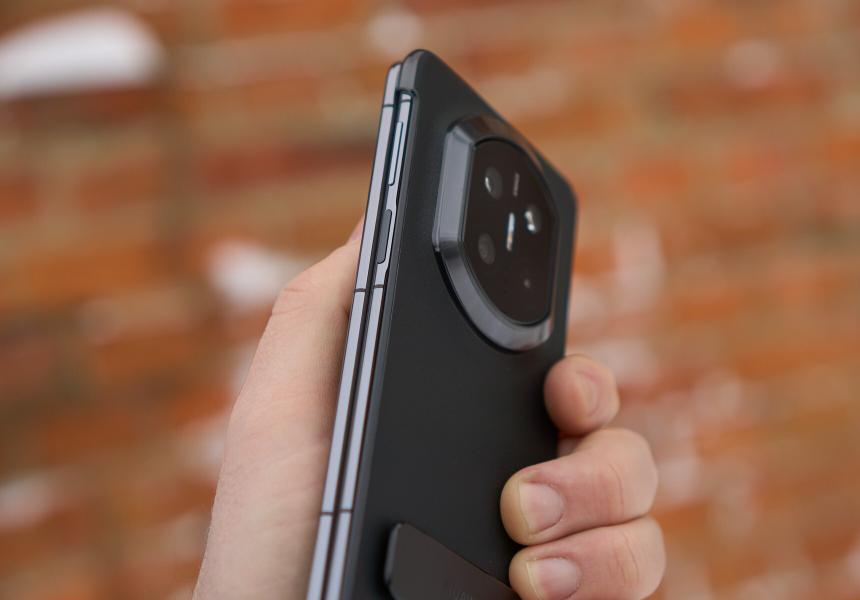 Складной смартфон с самой качественной камерой: HUAWEI Mate X7