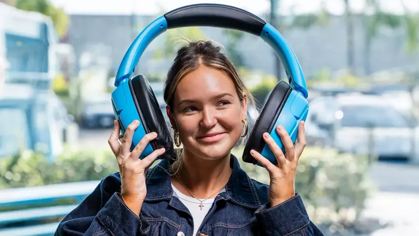 Колонки для шеи: JLab выпустила гигантские наушники Blue XL всего за $100